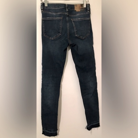 ZARA- ladies mid-rise skinny stretch holes jeans - Picture 4 of 4